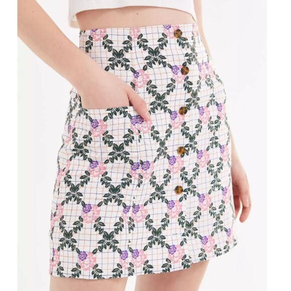 The East Order Tarshie Floral Button-Front Mini Skirt small - Picture 6 of 6